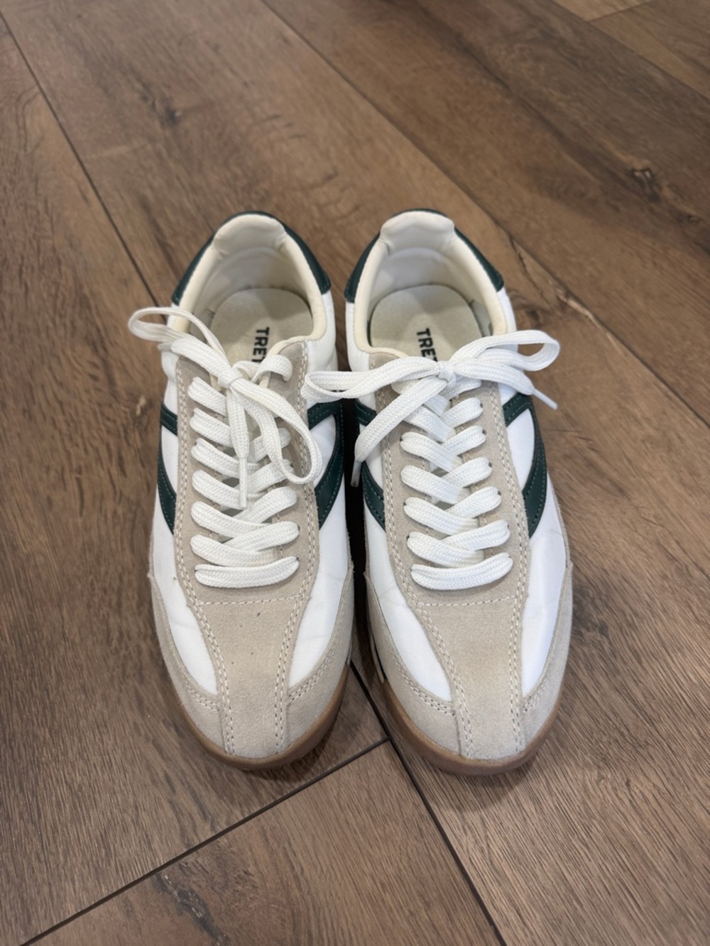 TRETORN Low-Profile Women’s White & Green Retro Trainer